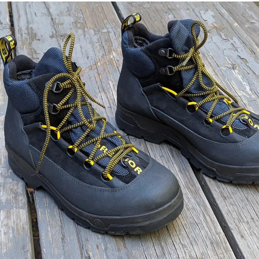 Vintage Sorel Hiking Boots Black Made in Canada Chunky Gorpcore Trail Size 9
